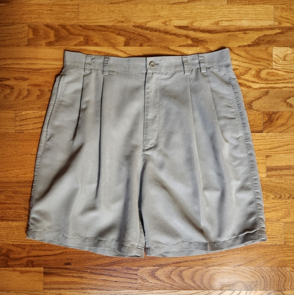Arnold Palmer Shorts - Picture 1 of 3